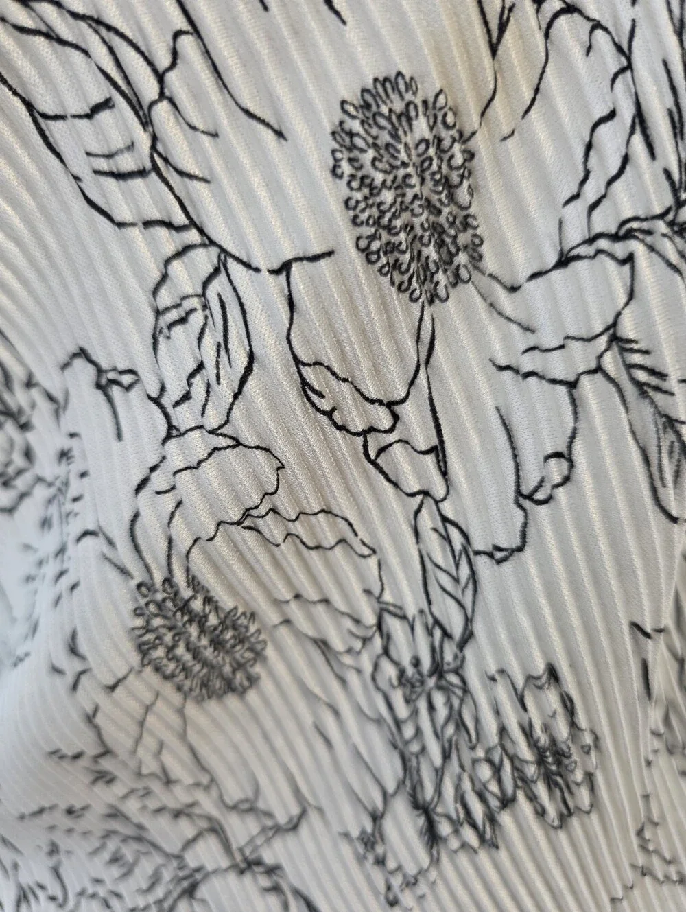 Astr White Floral Surplice Blouse Size US/M
